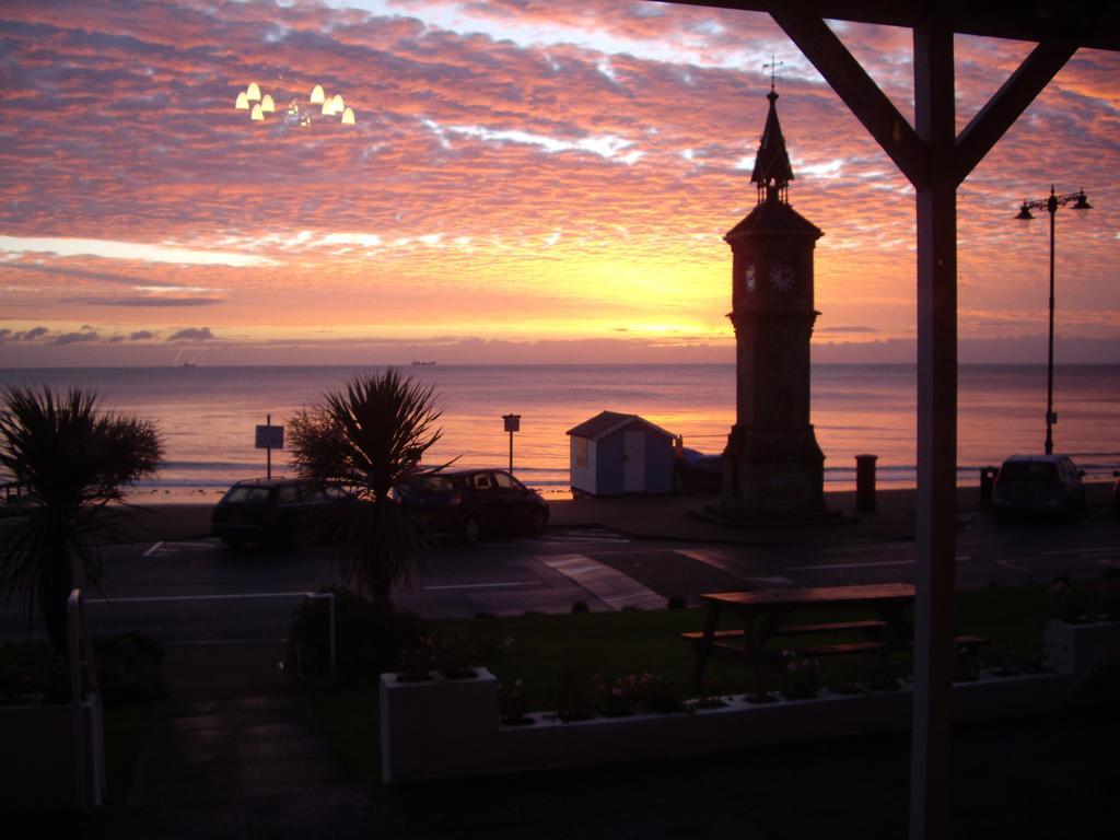 Pink Beach Guest House Shanklin Exterior photo